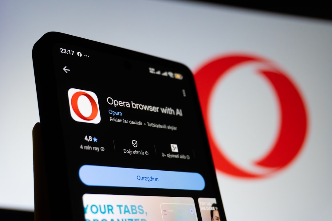 opera-browser-app-displayed-on-a-smartphone-screen-zh2wtgaqwm4
